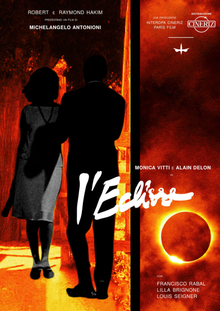 Affiche du film "L'Eclisse" réalisé par Michelangelo Antonioni, mettant en vedette un couple en silhouette noire, sur un fond orange et rouge vif, avec une éclipse solaire.
